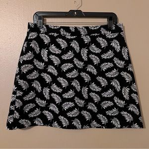 H&M Women’s Leaf Print Pull On Straight Mini Skirt - Black/White - M